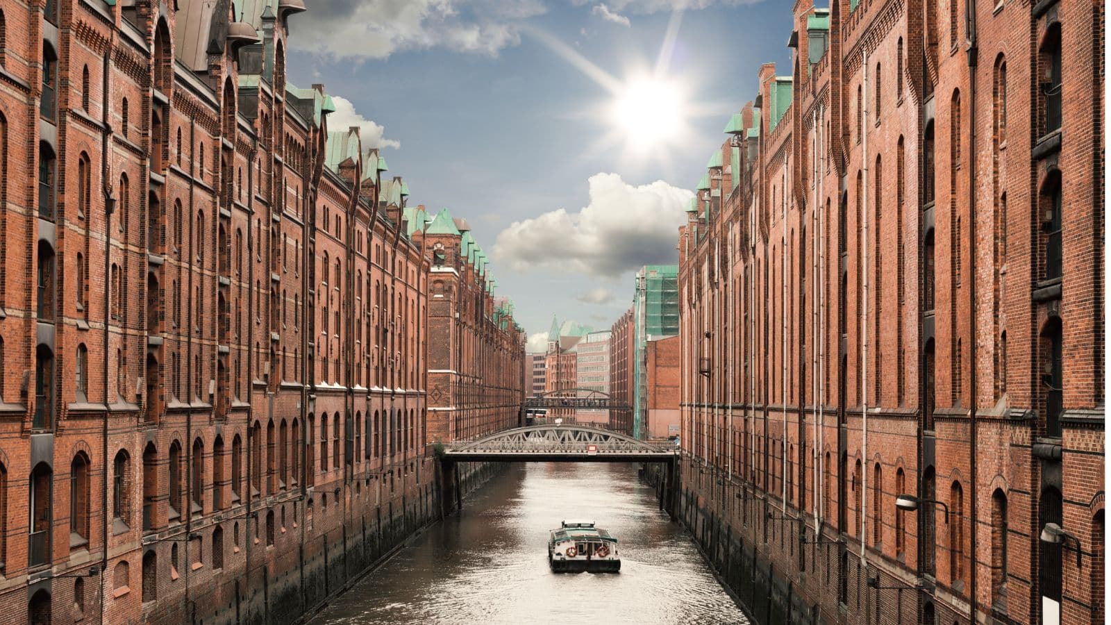 Hamborg kanal i Speichesrstadt minder om et tysk Venedig