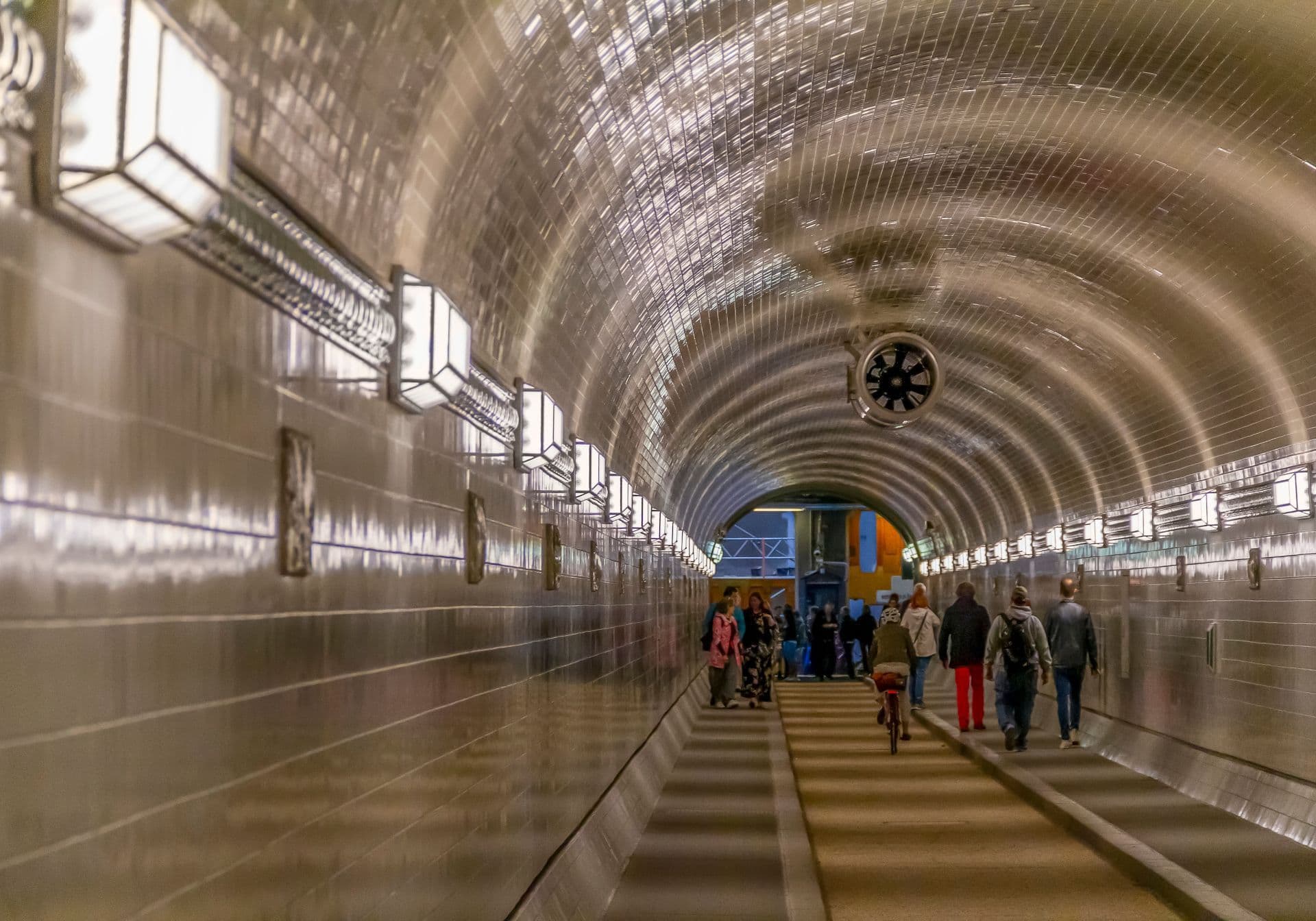 People walking in the Elb tunnel