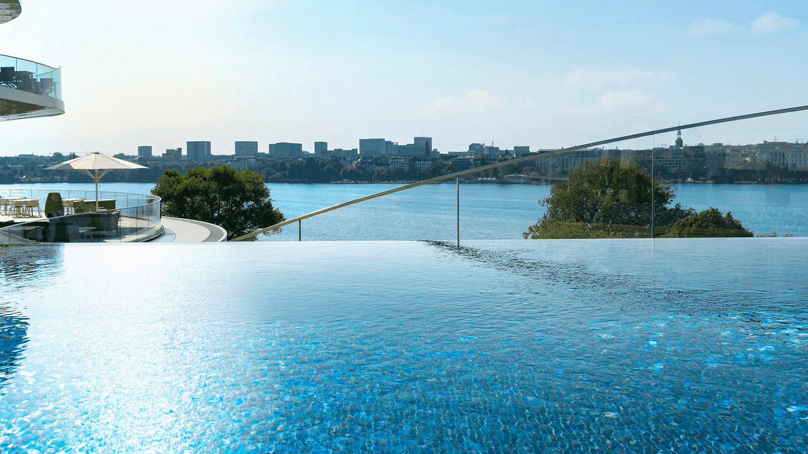 Infinity pool at Fontenay Hotel in Hamburg